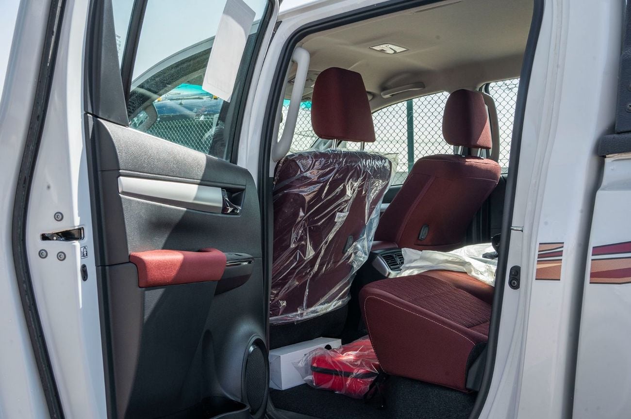 تويوتا هيلوكس SGLX 2026 Toyota Hilux S-GLX 2.8L AT Diesel (White-Red)