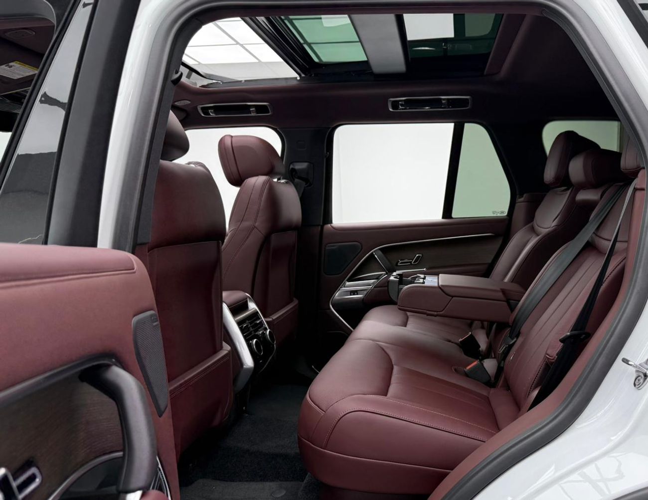 لاند روفر رينج روفر SE P530 4.4L 2025 Range Rover SE P530 ,Warranty ,Brand New ,Canadian Spec