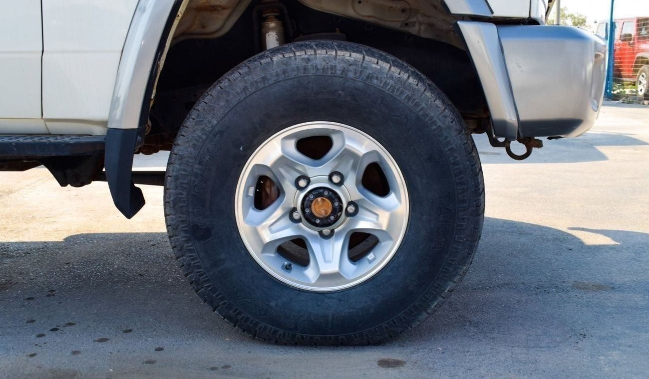 تويوتا لاند كروزر بيك آب LX V8 d