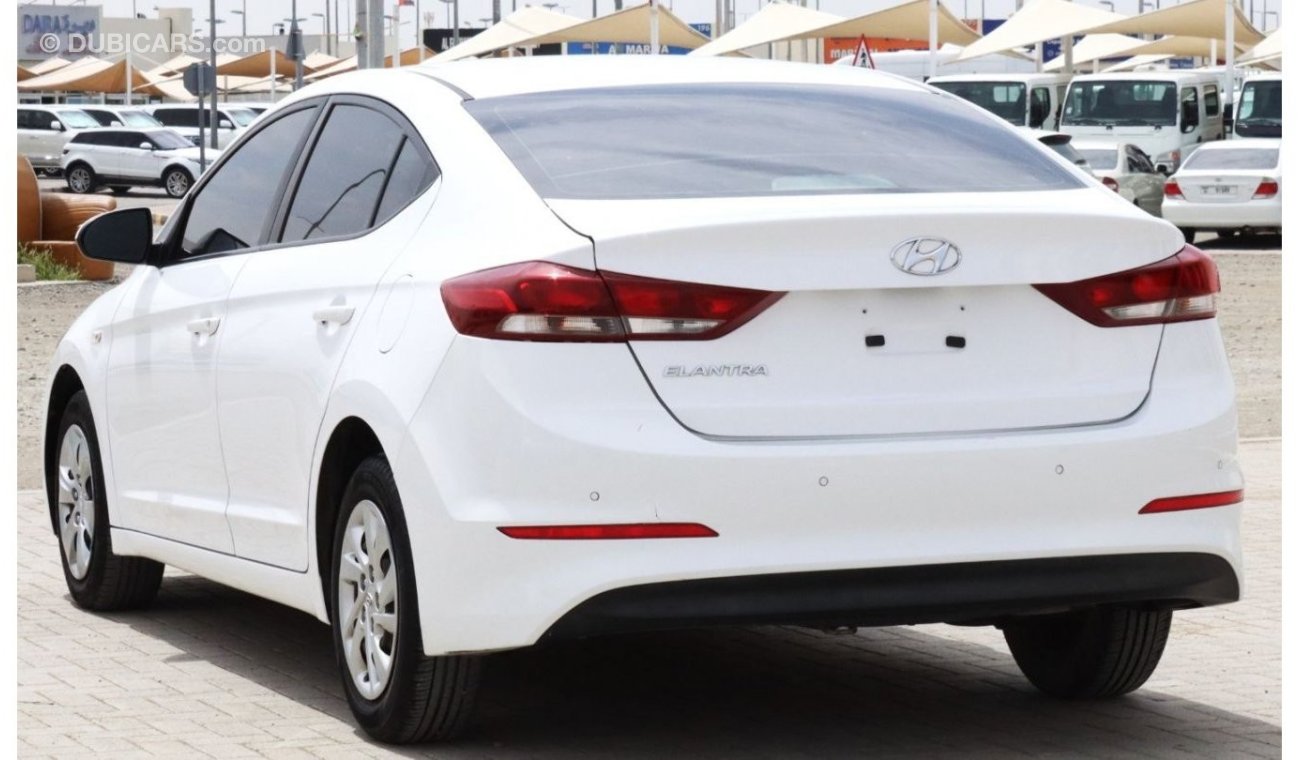 Hyundai Elantra GL Hyundai Elantra 2018 GCC in excellent condition without accidents