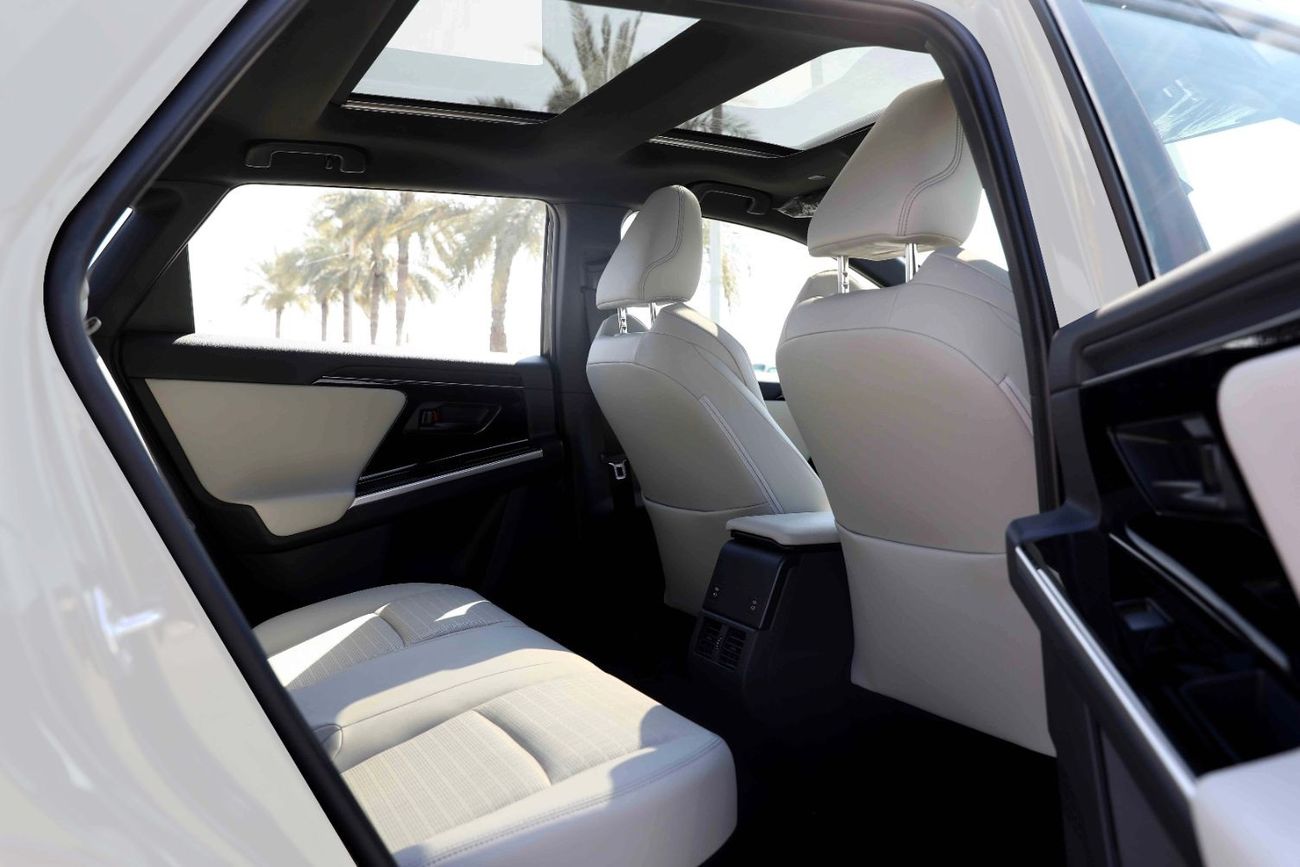 Toyota bZ4X 2022 Toyota bZ4X X-Mode Pro - White inside Grey