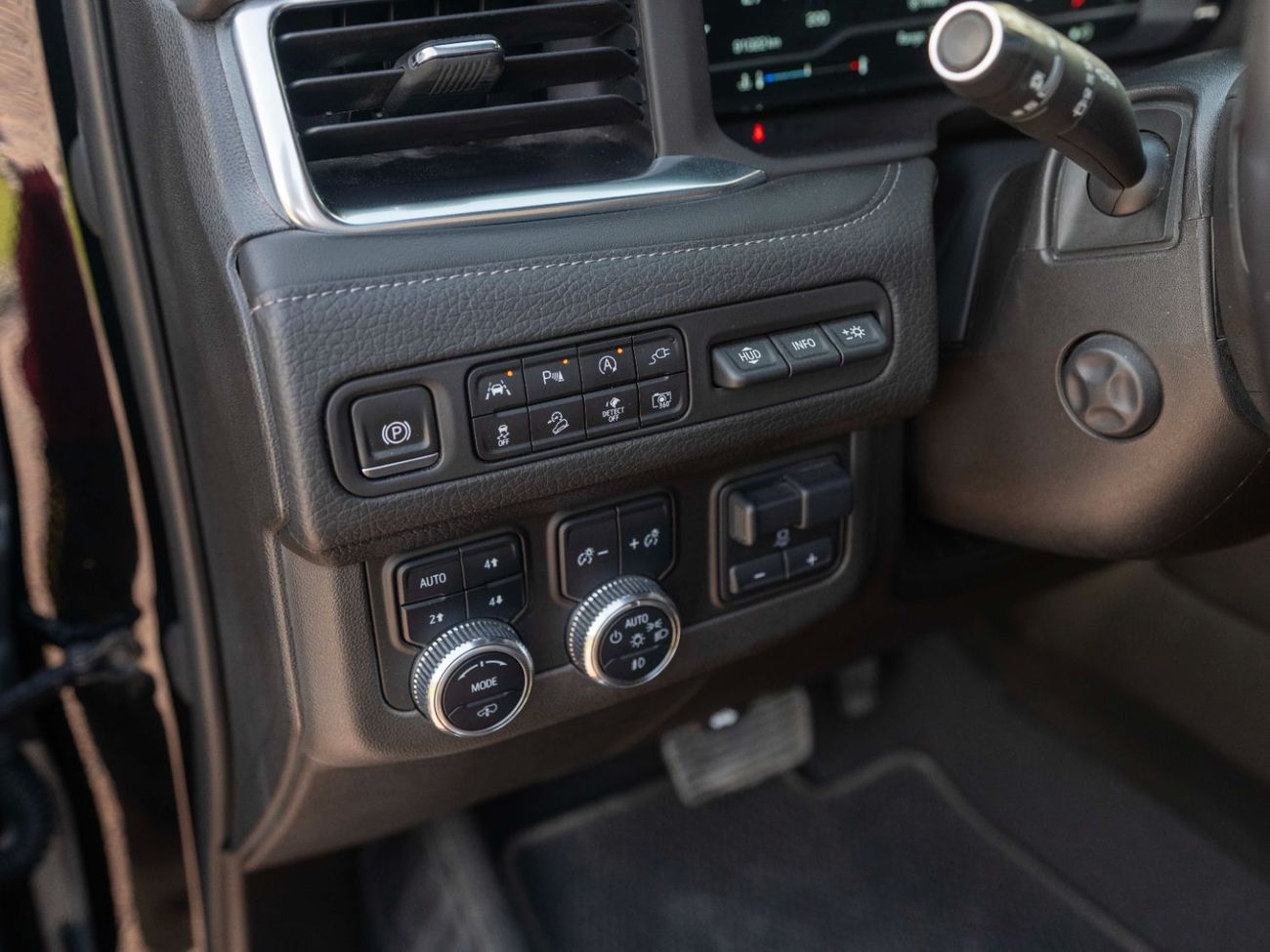 جي أم سي يوكون Denali 6.2L (8 Seater)