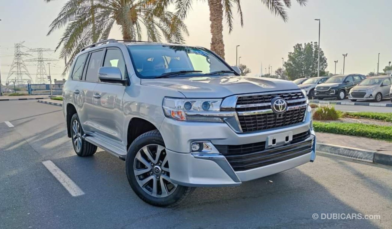 تويوتا لاند كروزر 2016 Silver 4WD 4.4L Diesel |Full Option| Premium Condition, Leather & Electric Seats, Analog Clock