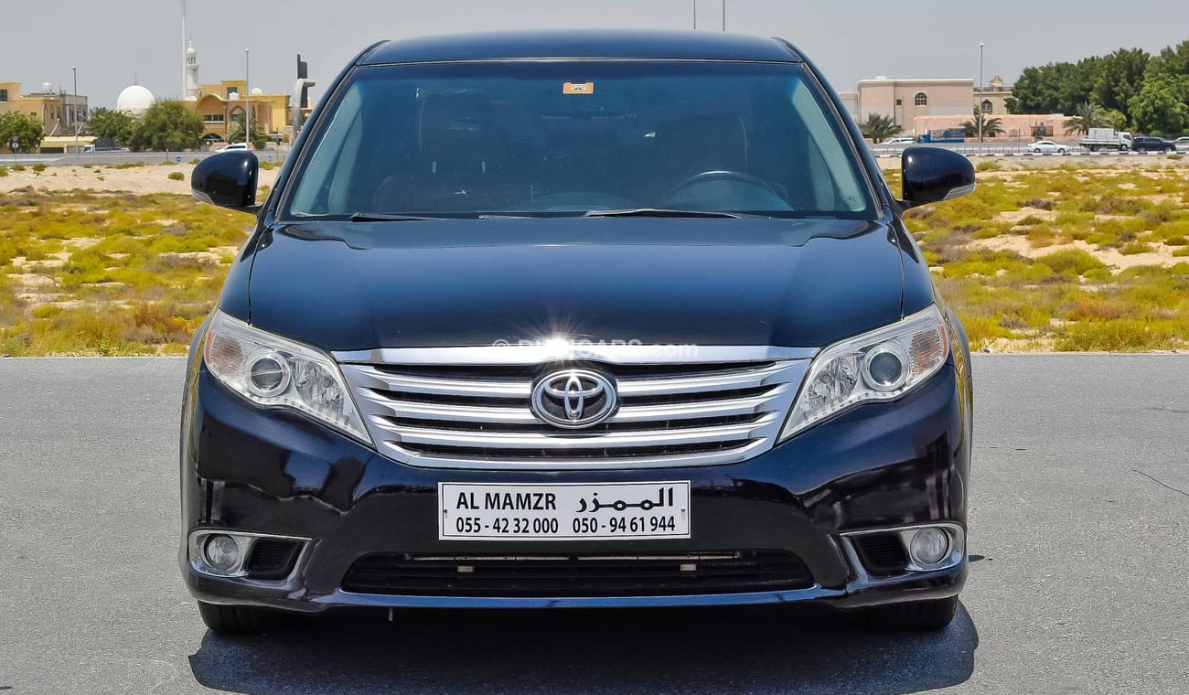 Used Toyota Avalon 2012 for sale in Dubai 230655