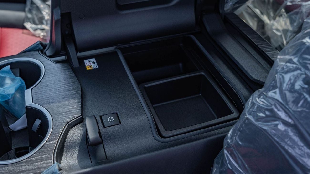 تويوتا لاند كروزر 2026 Toyota Land Cruiser 300 VXR 3.5L AT Petrol Twin Turbo (White-red)