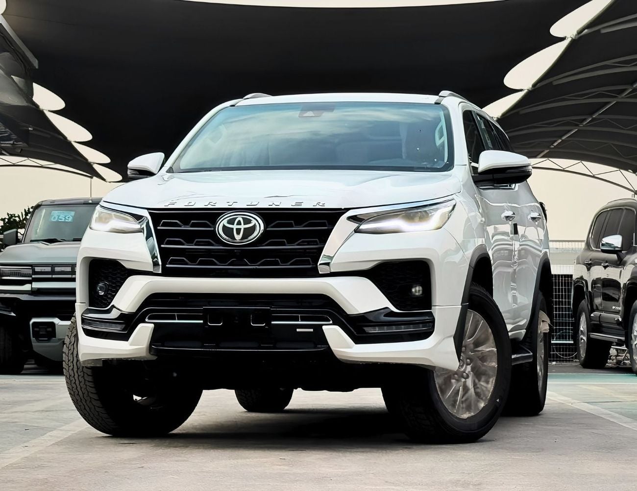 تويوتا فورتونر SR5 || 2.8L DIESEL V4 4WD | RADAR | 360*CAMERA | AUTO AC (CODE # FD6FO)