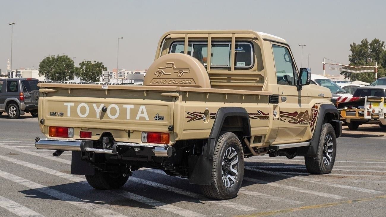 تويوتا لاند كروزر بيك آب Std 4.0L Single Cab Utility 4WD