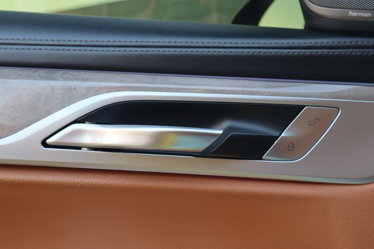 بي أم دبليو 730Li