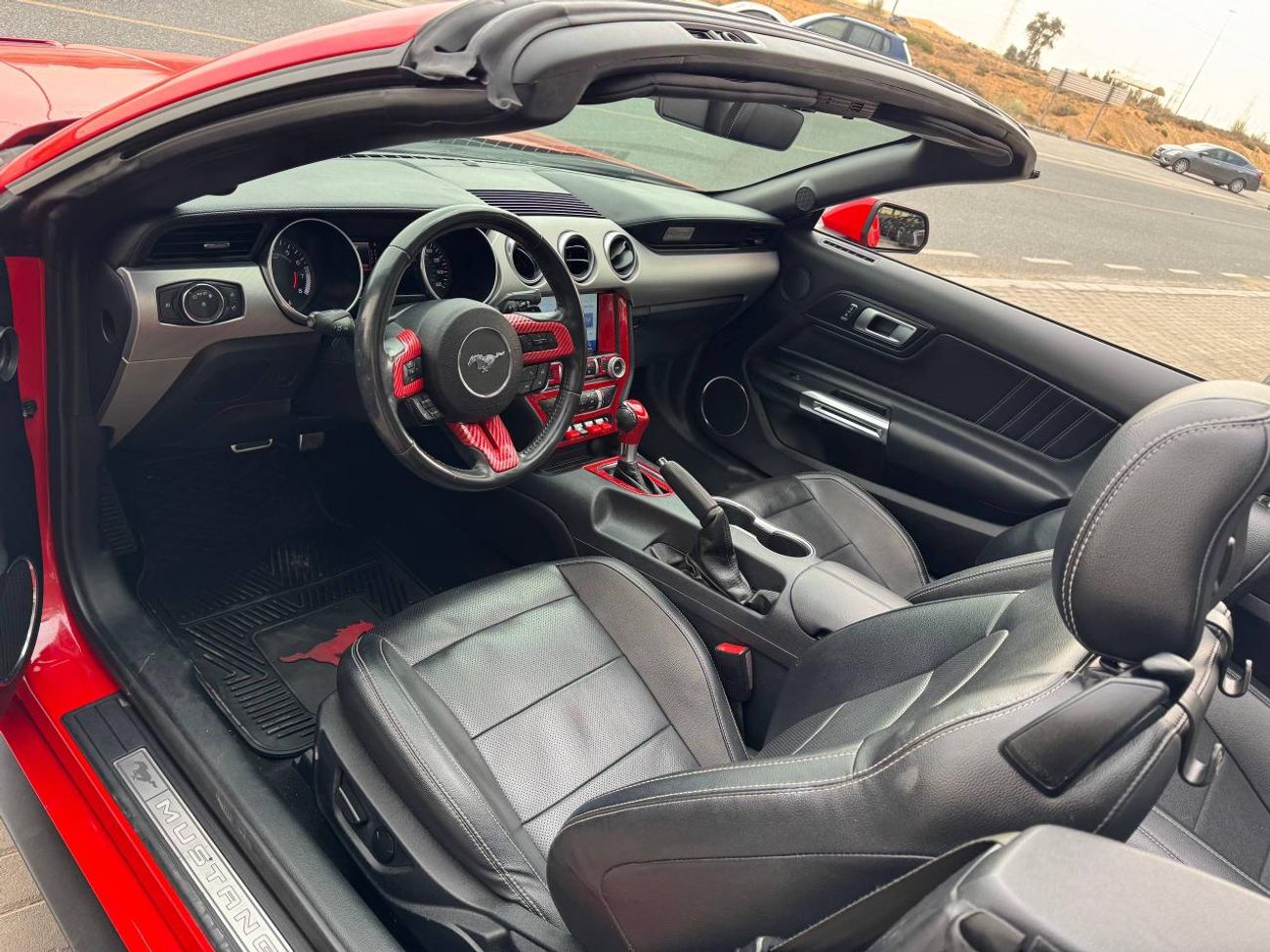 Ford Mustang EcoBoost / 2.3L V4 / BIG SCREEN / RADAR / BLIND SPOTS / REMOTE START / IN PERFECT CONDITION