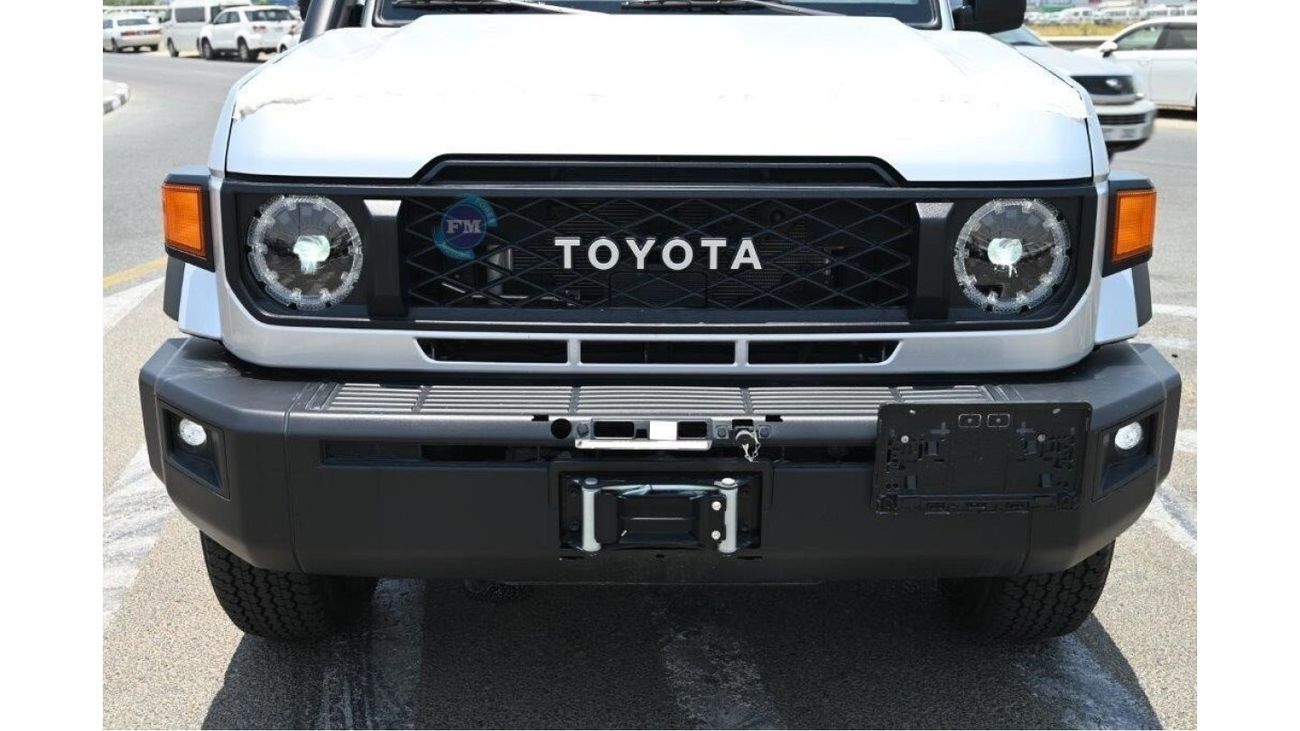 تويوتا لاند كروزر بيك آب Double Cab 4.5L Diesel Limited