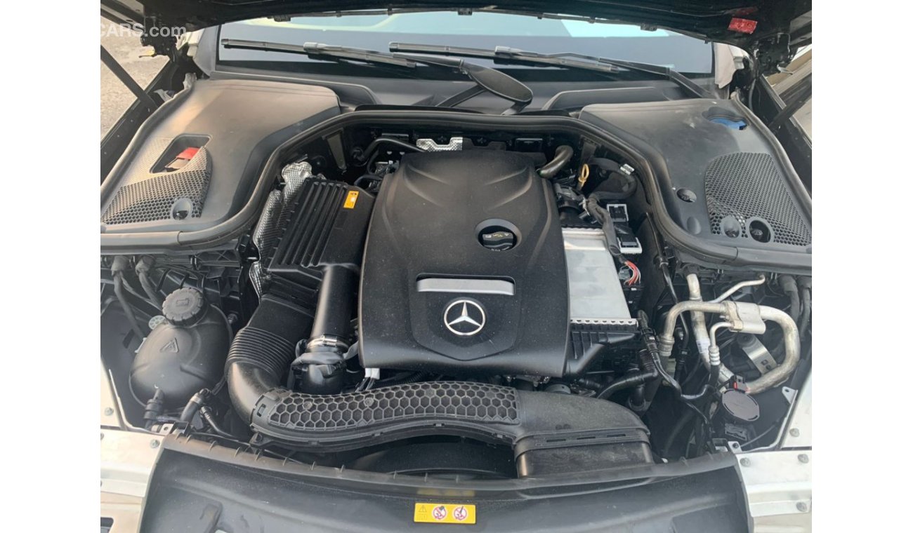 Mercedes-Benz E200 Mercedes E200_2018_GCC_Excellent_Condihion _Full option