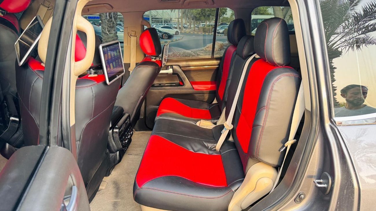 Toyota Land Cruiser MODIFIED TO LC 300 2025 | 4.0L PETROL ENGINE | LHD | AUTOMATIC TRANSMISSION | 4WD