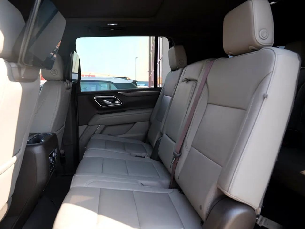 Chevrolet Suburban LT GCC Specs