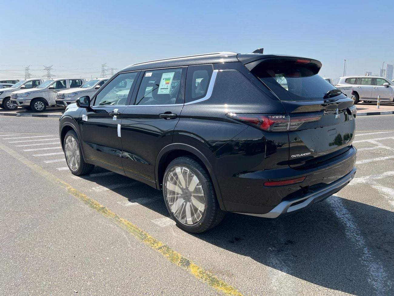 ميتسوبيشي آوتلاندر Mitsubishi Outlander P Line 2.5L 2026 Petrol (Export Only)