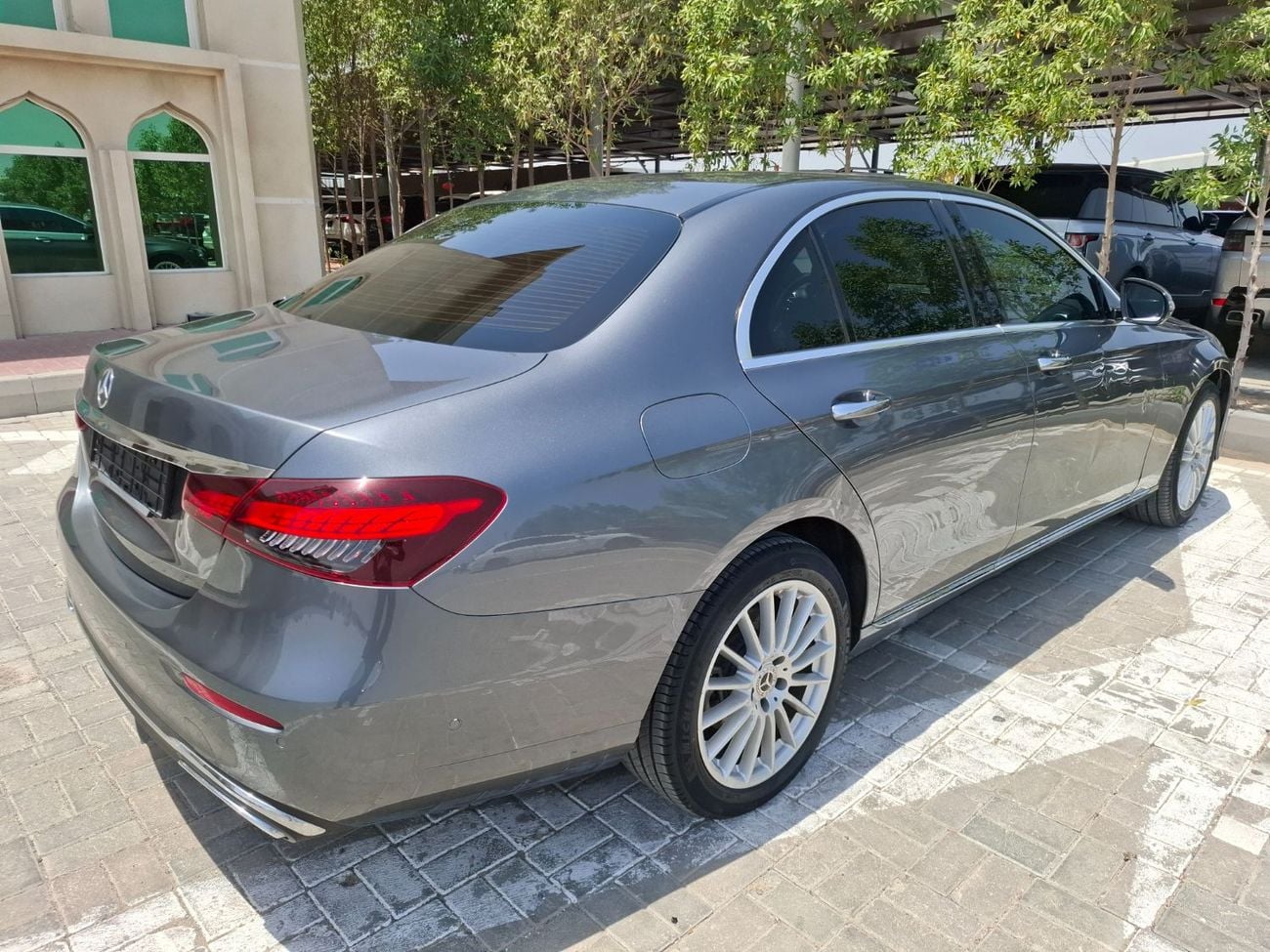مرسيدس بنز E 250 STD (NON-GCC) مرسيدس بنز 2022