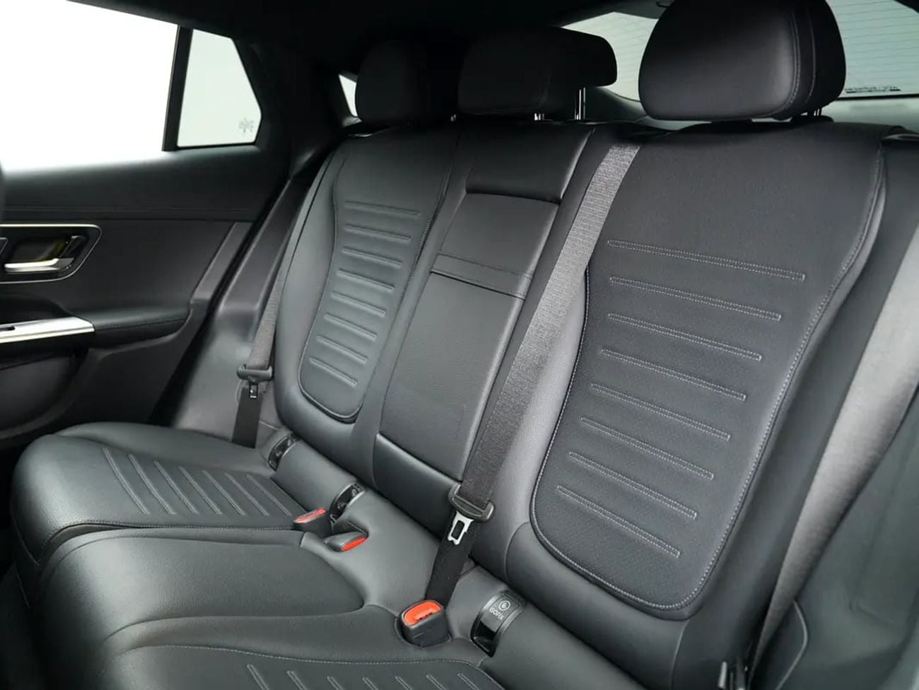 مرسيدس بنز GLC 300 4MATIC - Korean Specs - Brand Condition