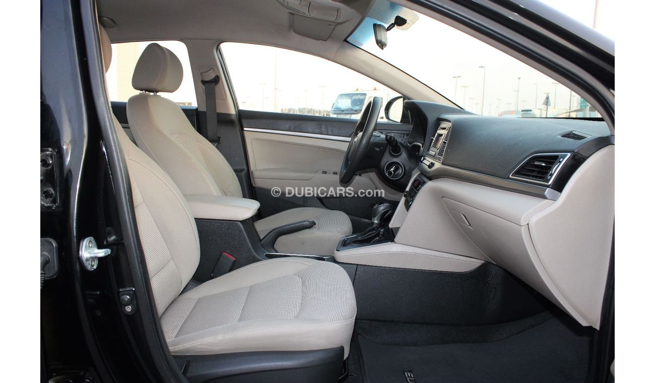 Hyundai Elantra Hyundai Elantra 2017, GCC, in excellent condition, without paint, without accidents, very clean from
