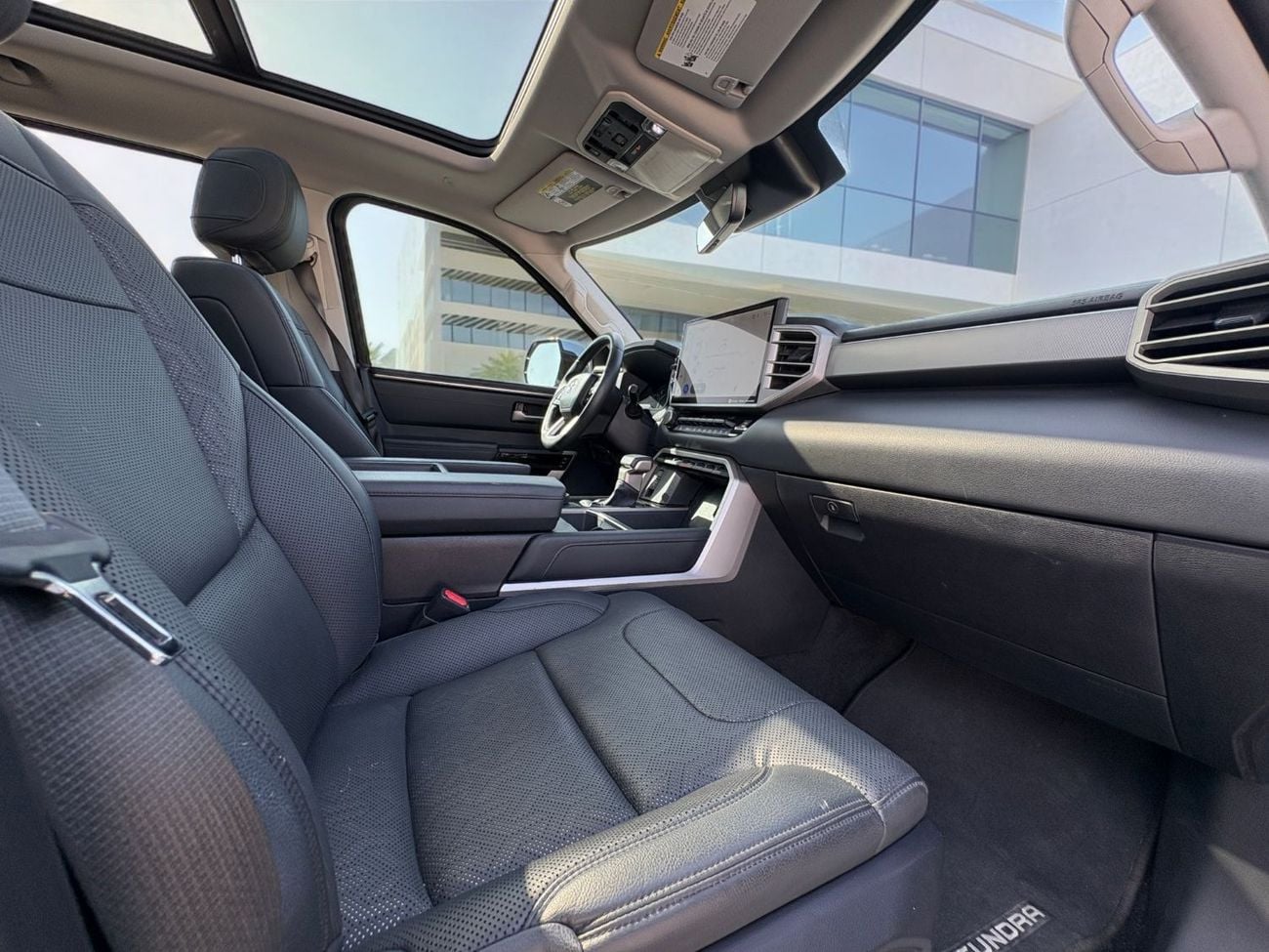 Toyota Tundra AED 2,560 P.M | 0% DOWN PAYMENT | TOYOTA TUNDRA LIMITED CREWMAX | 2022
