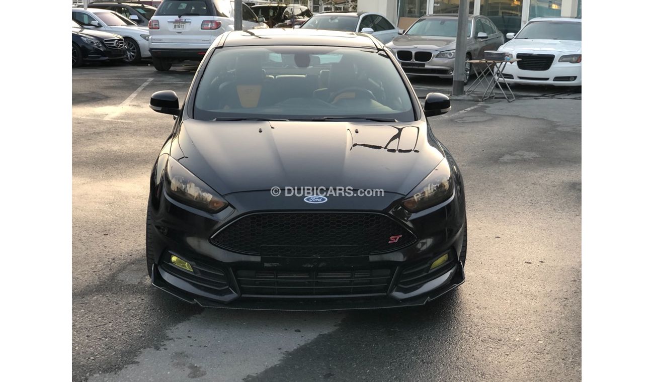 Ford Focus Ford Focus ST model 2017 GCC car prefect condition full option low mileage