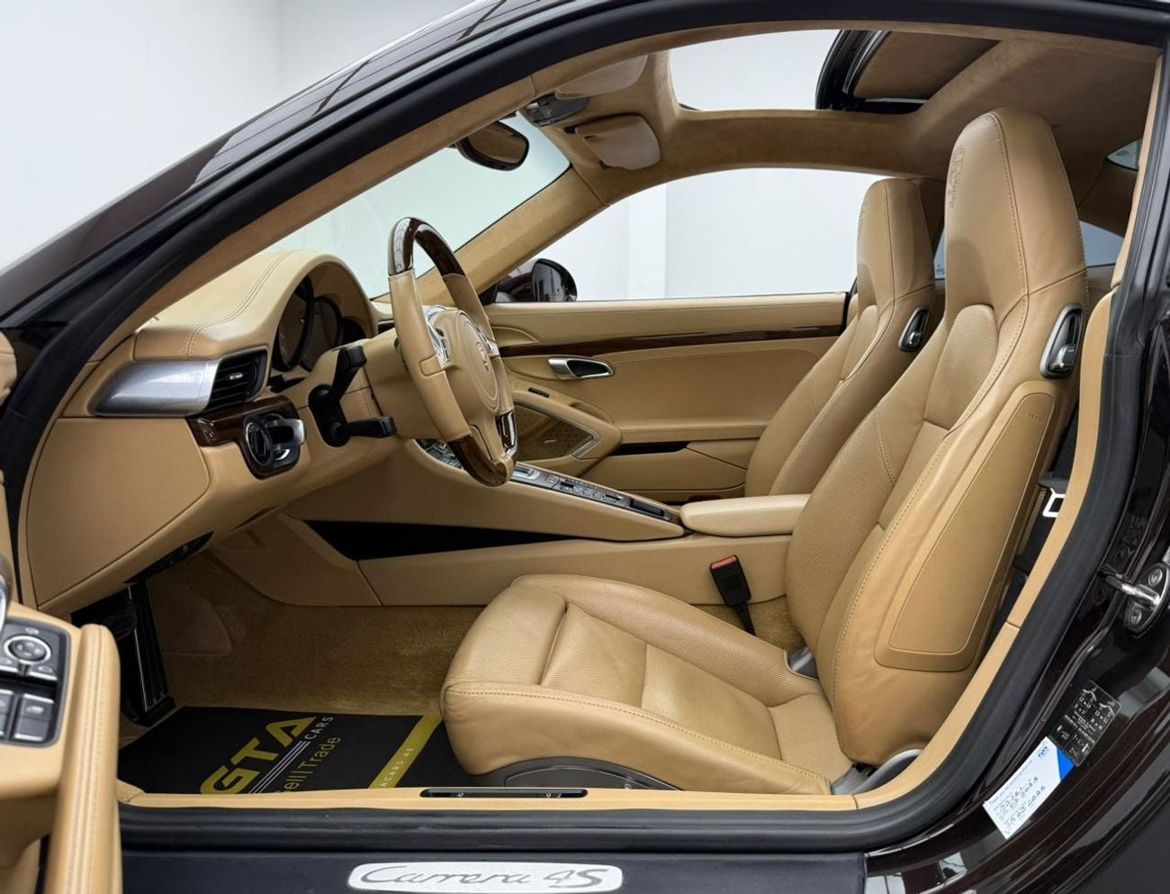 Porsche 911 2014 Porsche 911 Carrera 4S, Full Service History, Fully Loaded, Excellent Condition, GCC