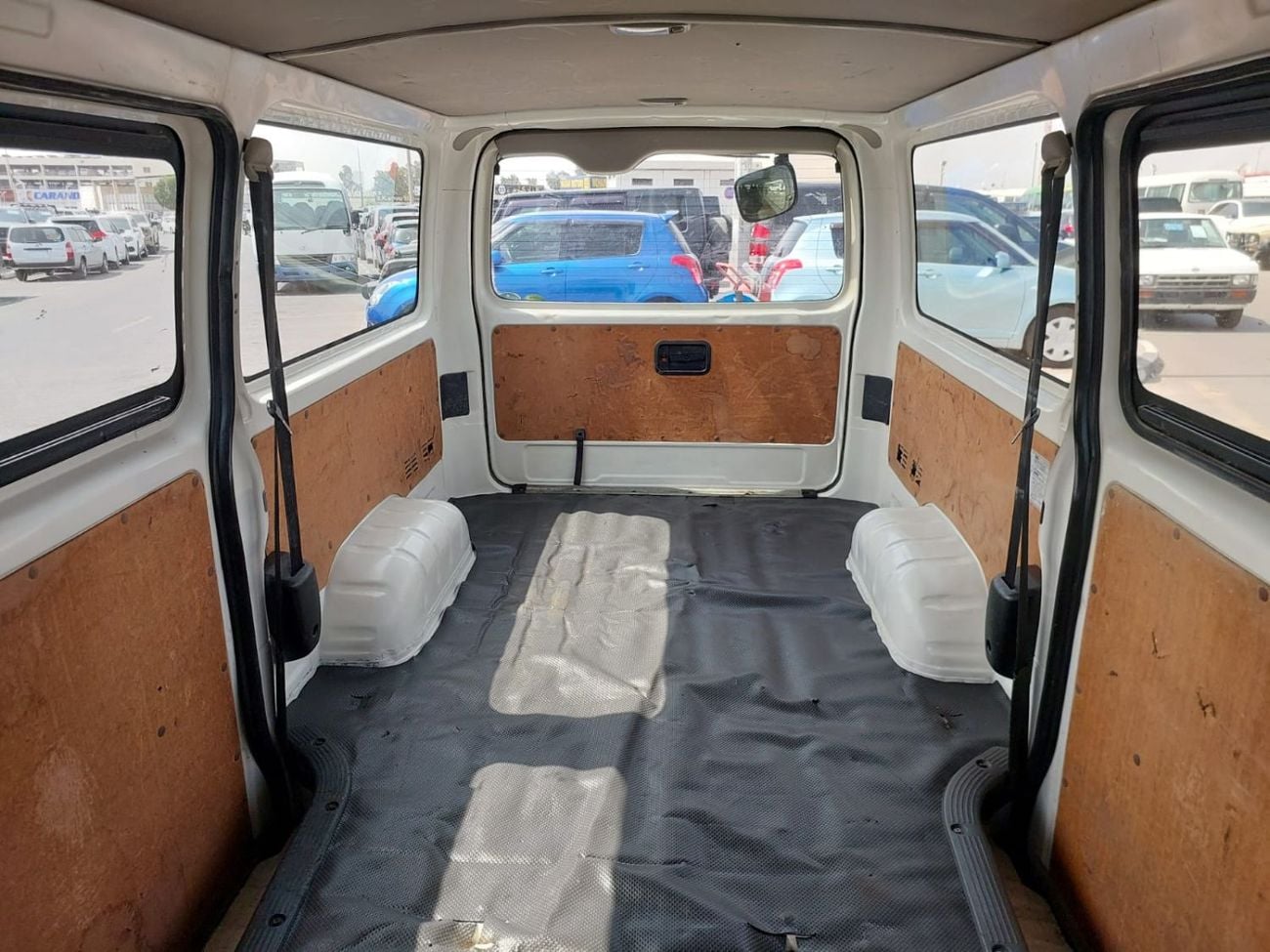 تويوتا هاياس (RAMADAN OFFER) TOYOTA HIACE VAN RHD 2018 MODEL 2.8 L DIESEL AUTOMATIC(PM08223)