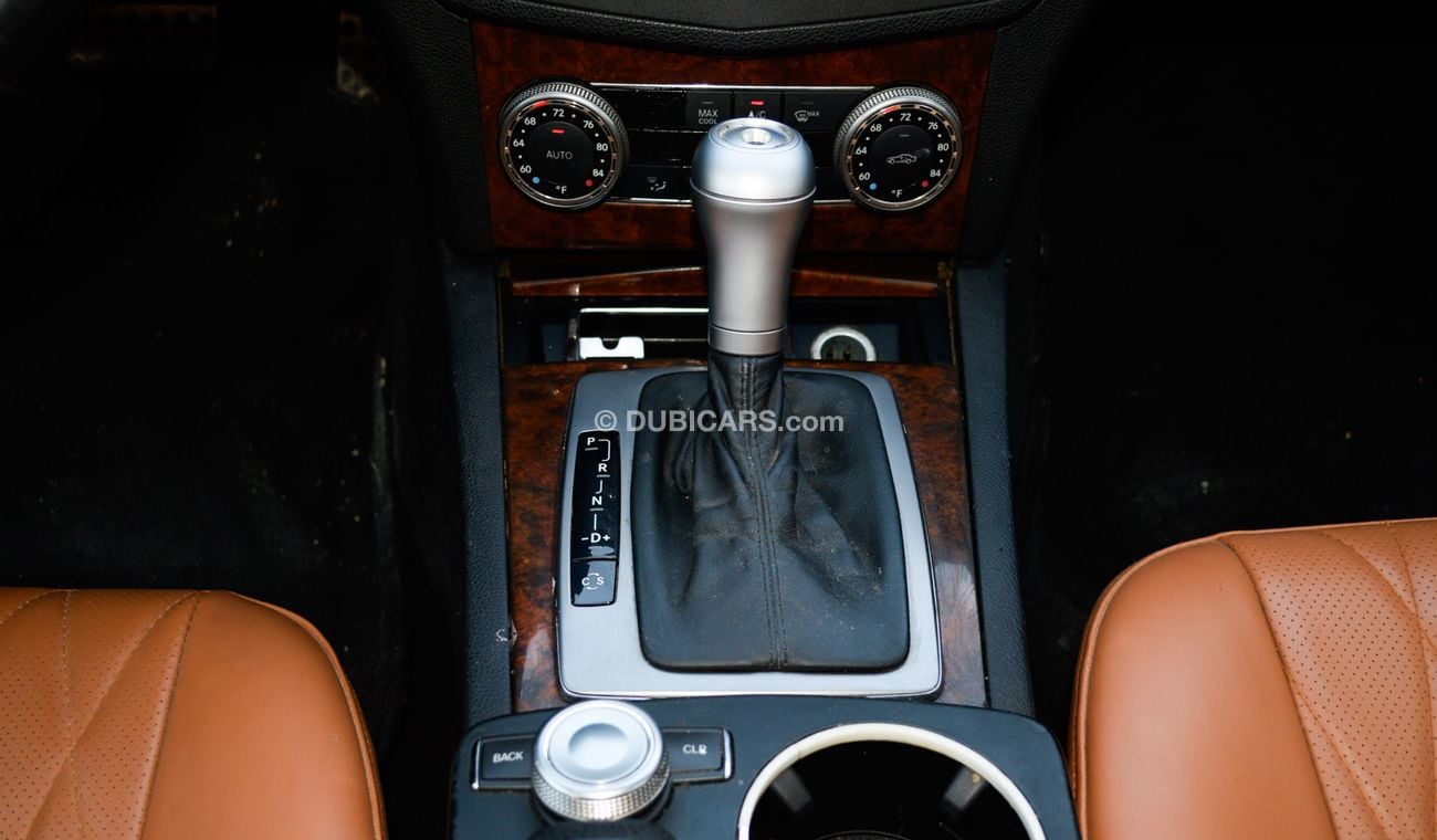 Mercedes Benz C300 C300 2009 model red color imported number one panorama leather and cruise control