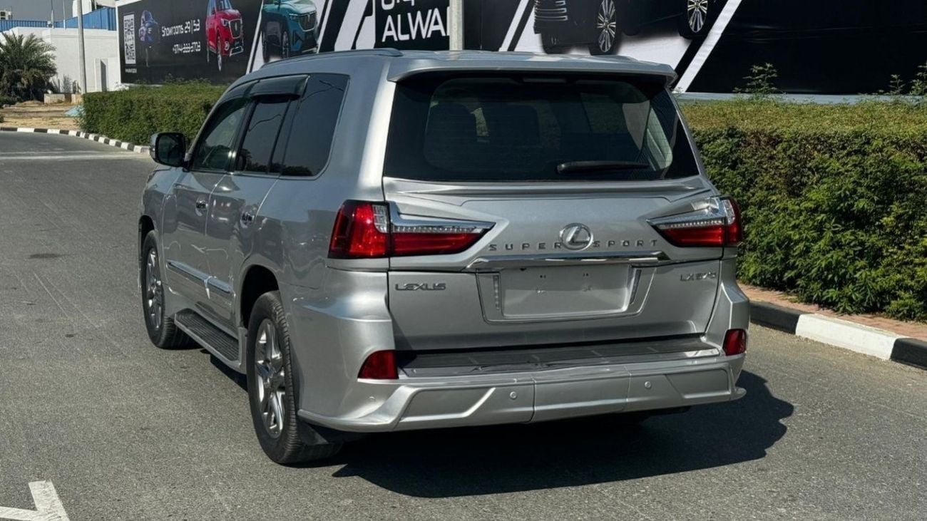 لكزس LX 570 Petrol 5.7 Liter Right Hand Drive Automatic Gear T.V With 4 Cameras