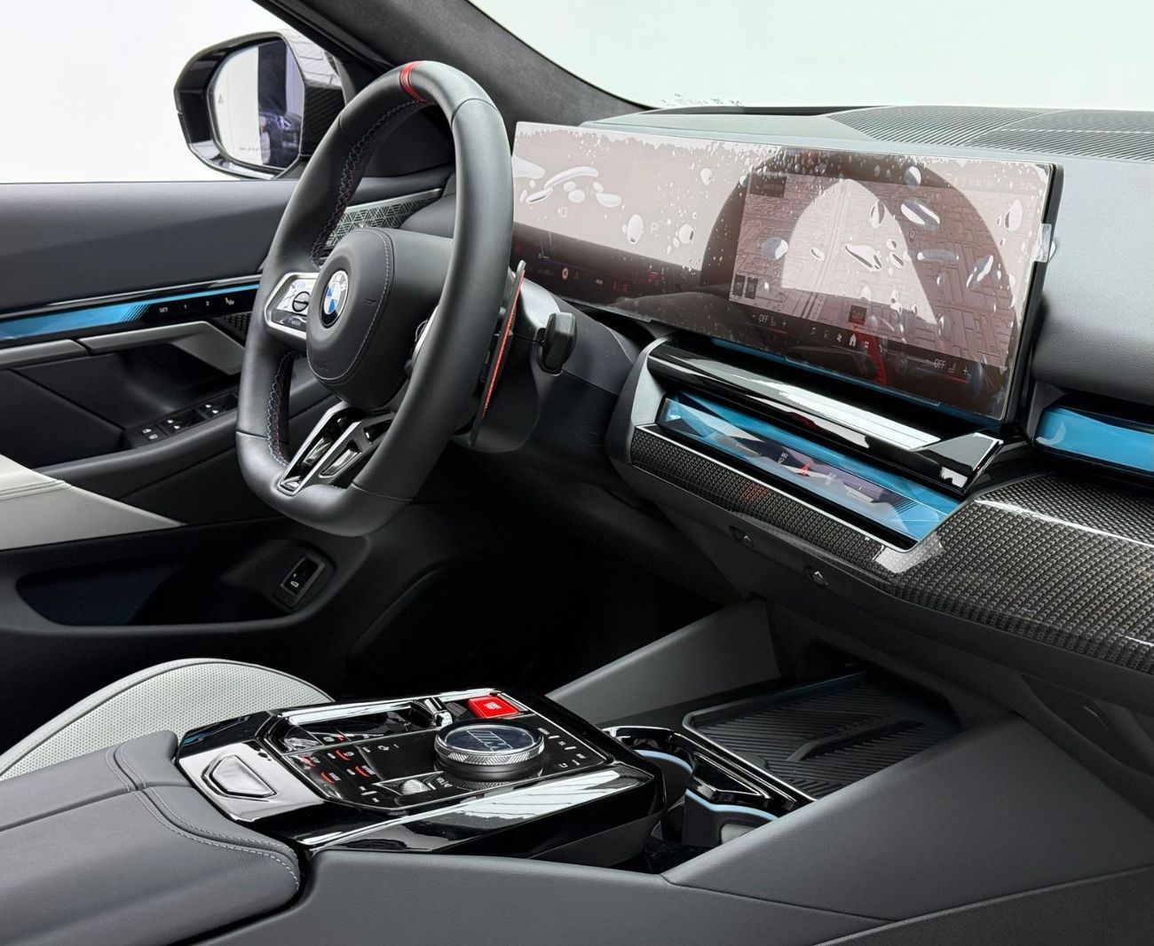 BMW M5  2025 BMW M5 Competition, 2030 BMW Warranty + Service Pack, Low Km, Excellent Condition, GCC