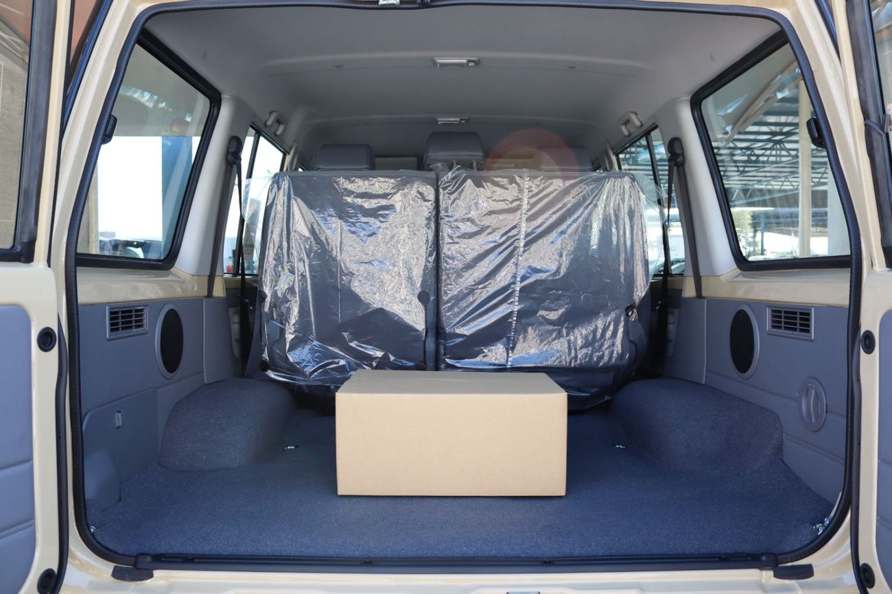 Toyota Land Cruiser GRJ 76 4.0 V6 M/T