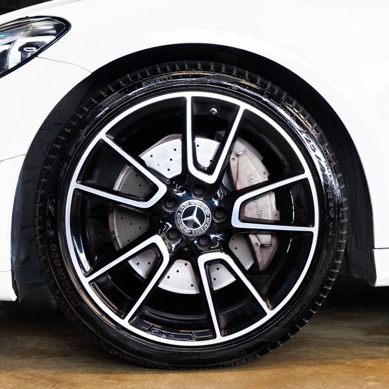 مرسيدس بنز C 300 AED 2,394  P.M • 0% Downpayment •  Mercedes-Benz C 300 Premium • 1 Year Warranty