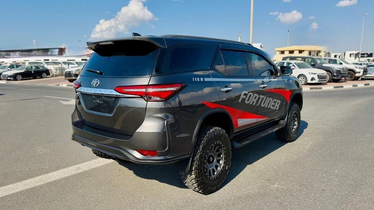 Toyota Fortuner ROOF MOUNTED LED LIGHTS | CONTROLLER SPEAKER MICROPHONE | PUSH START ENGINE | PARKING SENSOR | DIGIT