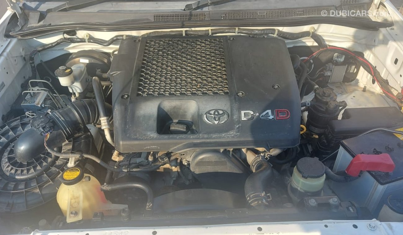 Toyota Hilux DIESEL MANUAL GEAR  4X4 3.0L RIGHT HAND DRIVE