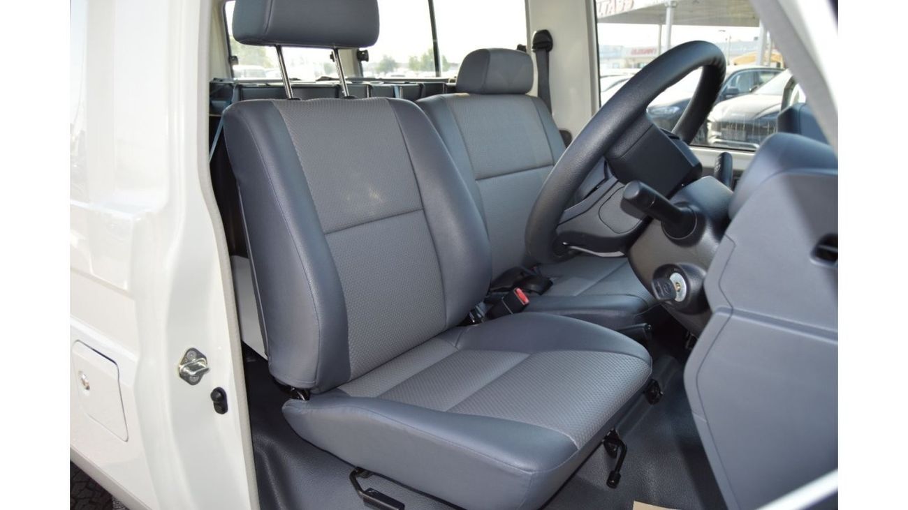 Toyota Land Cruiser 70 3 Doors