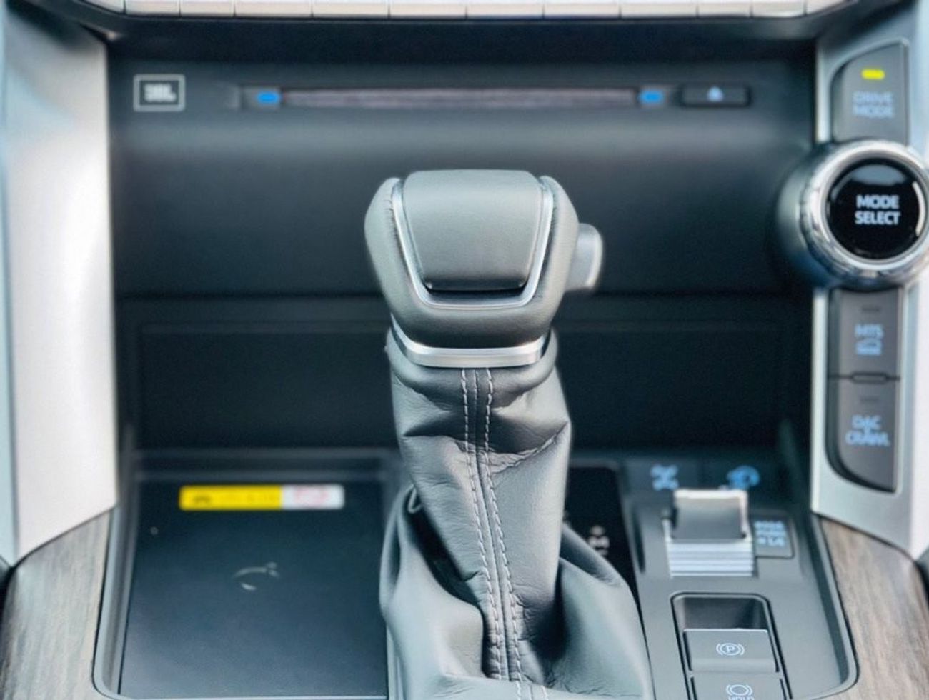 تويوتا لاند كروزر Brand new sahara 2024