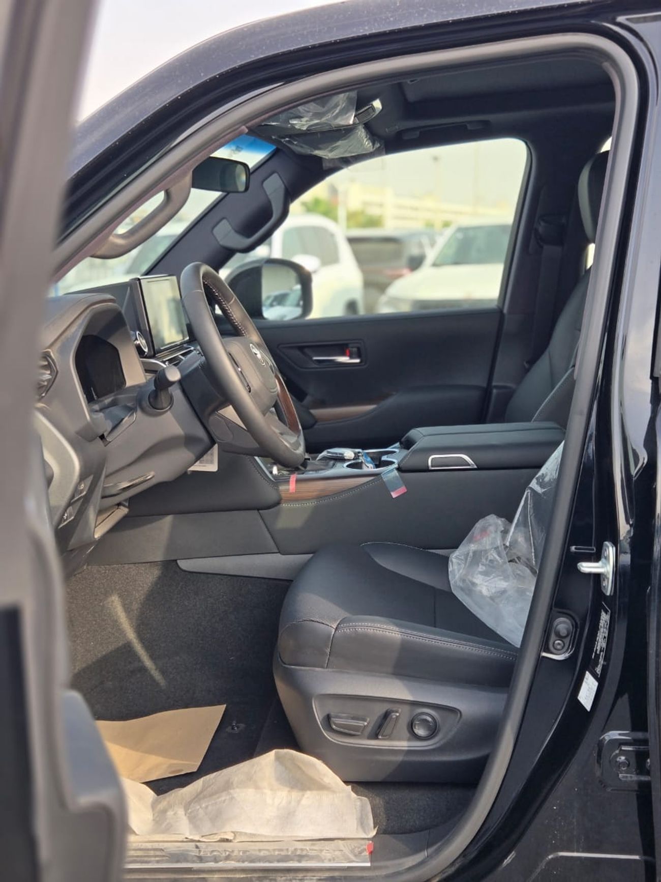 Toyota Land Cruiser GXR 4.0L PETROL A/T 7 SEATER