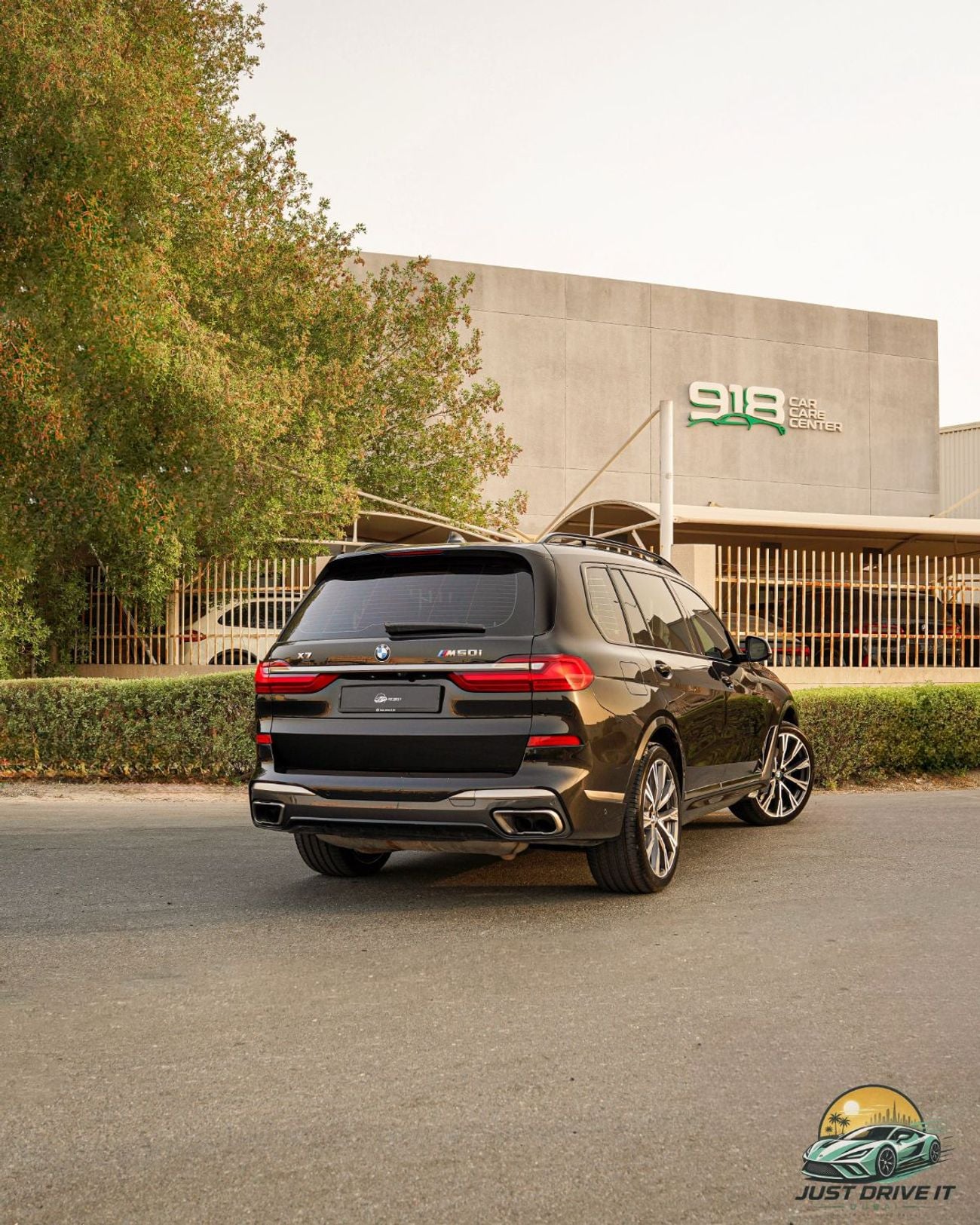 BMW X7 M50i