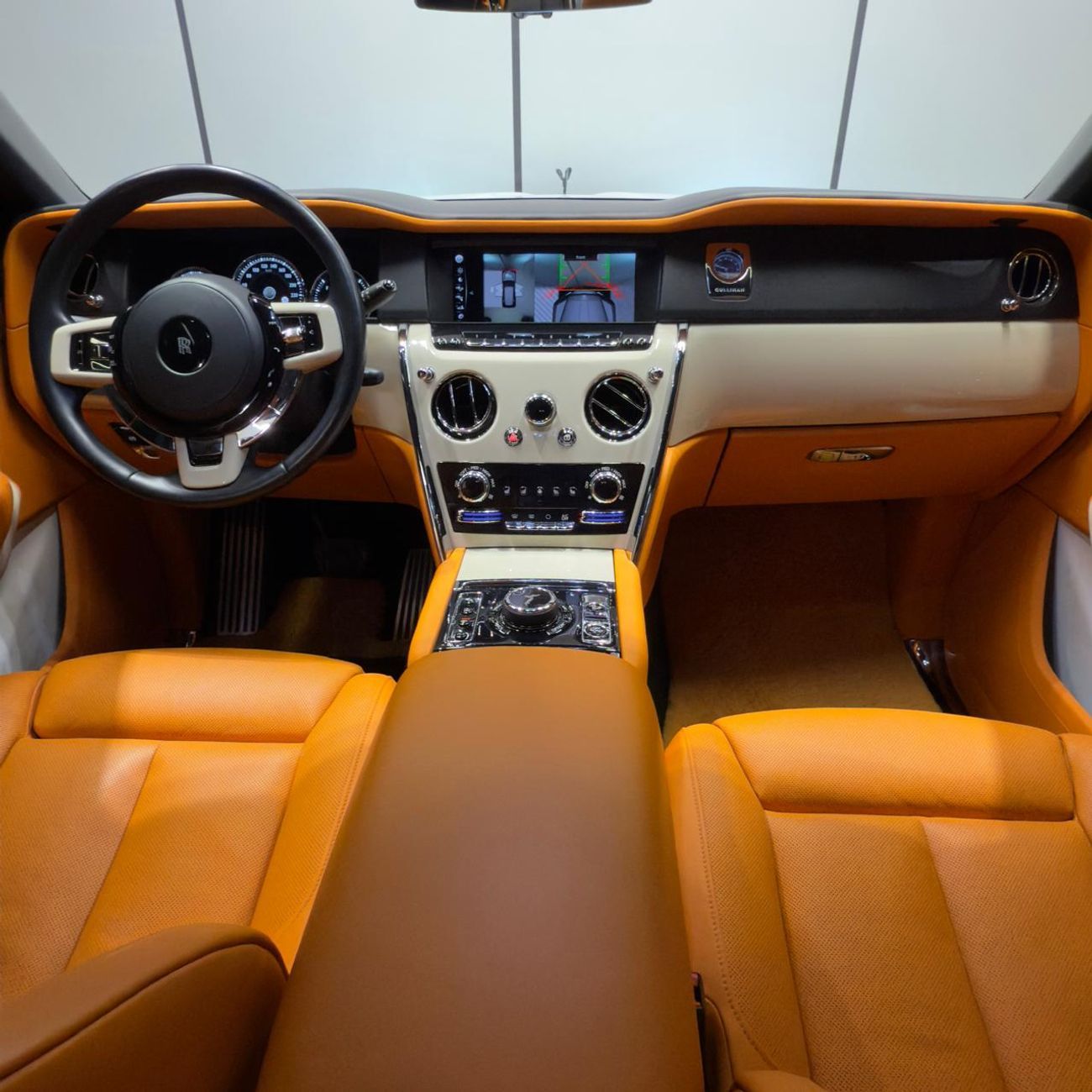 Rolls Royce Cullinan  Silver Badge | 2026 Facelift Kit | GCC Specs | Service Contract