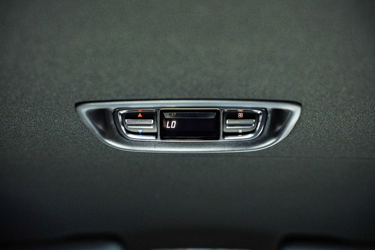 Mercedes Benz V300 AVANTGARDE 2025 Mercedes-Benz V-Class V 300 GCC Specs