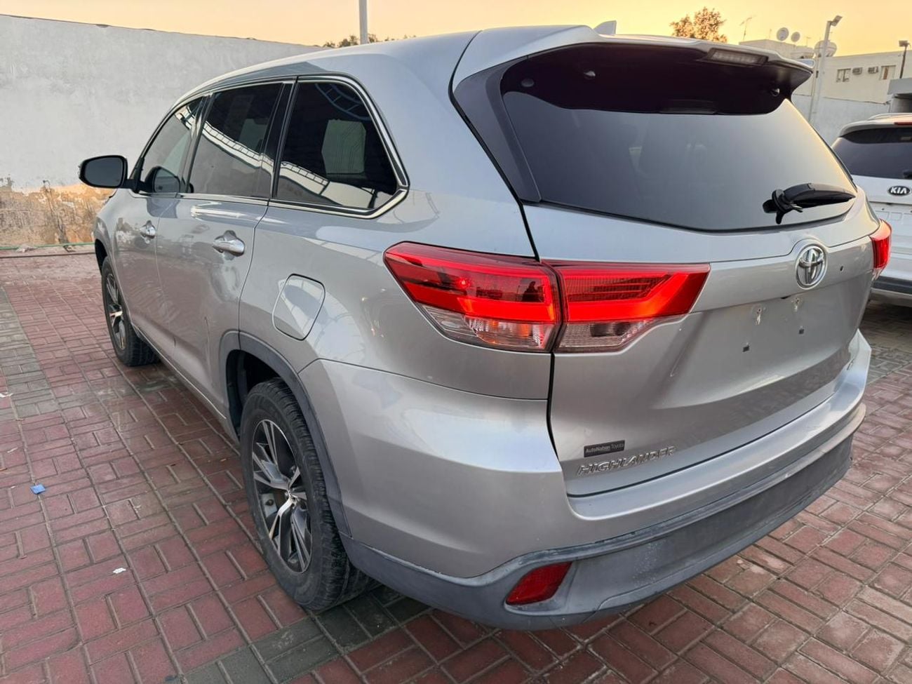 Toyota Highlander 2017 TOYOTA HIGHLANDER LE SILVER  READY 5TDZZRFH7HS209940