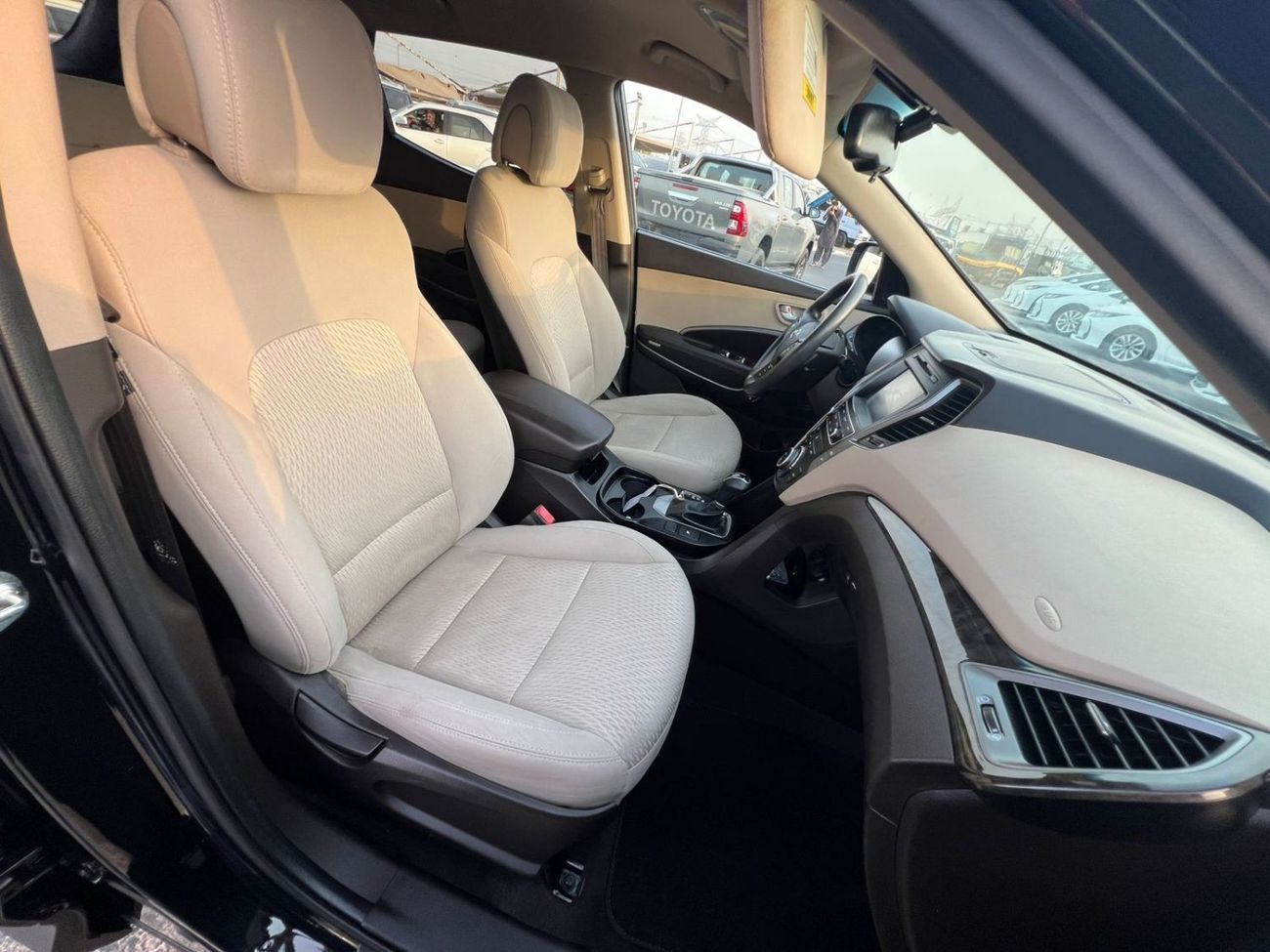 Hyundai Santa Fe 2018 Hyundai Santa Fe Sport 2.4L - V4 - REAR CAM - BIG SCREEN- PUSH START -