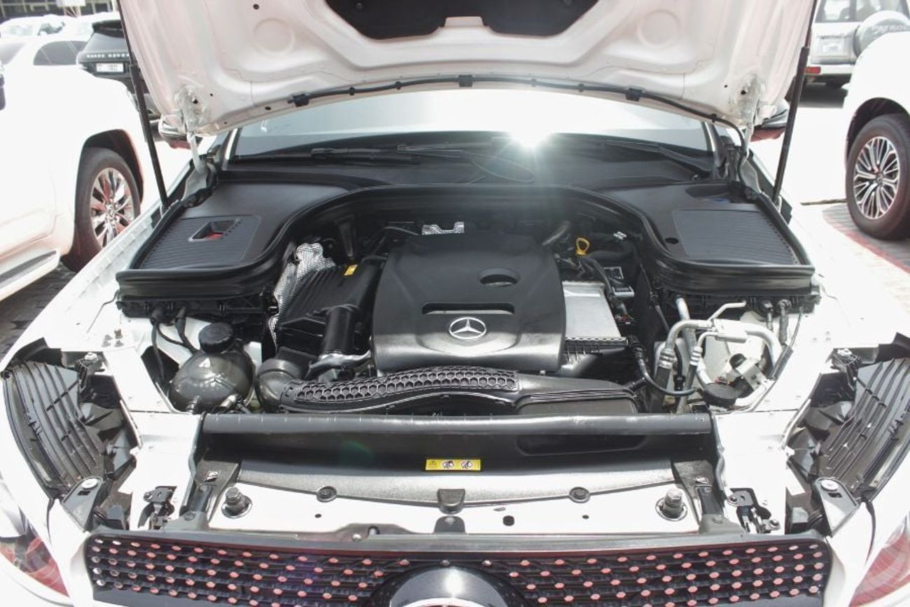 مرسيدس بنز GLC 250 4MATIC 2.0L