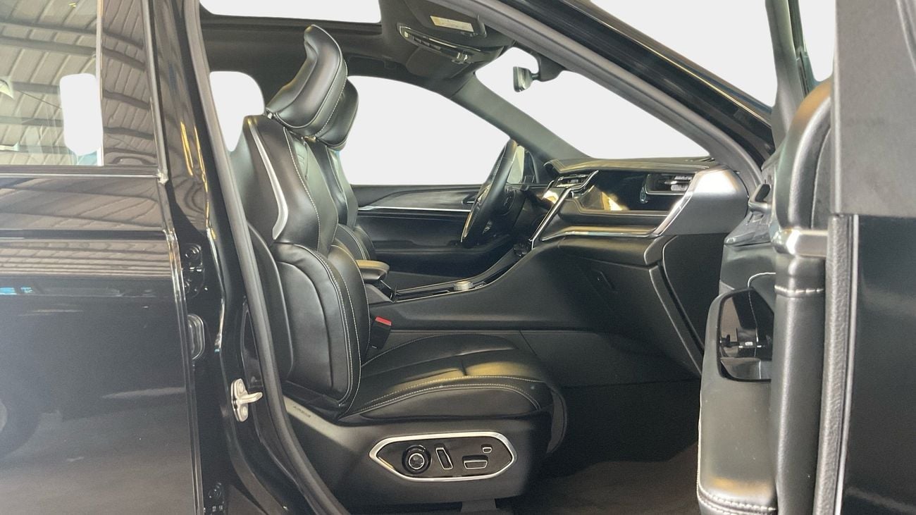 جيب جراند شيروكي 3.6 OVERLAND 2 ROW 4WD AUTO | شامل الضمان | 0 ﺪﻔﻋﺓ ﺃﻮﻟﻯ