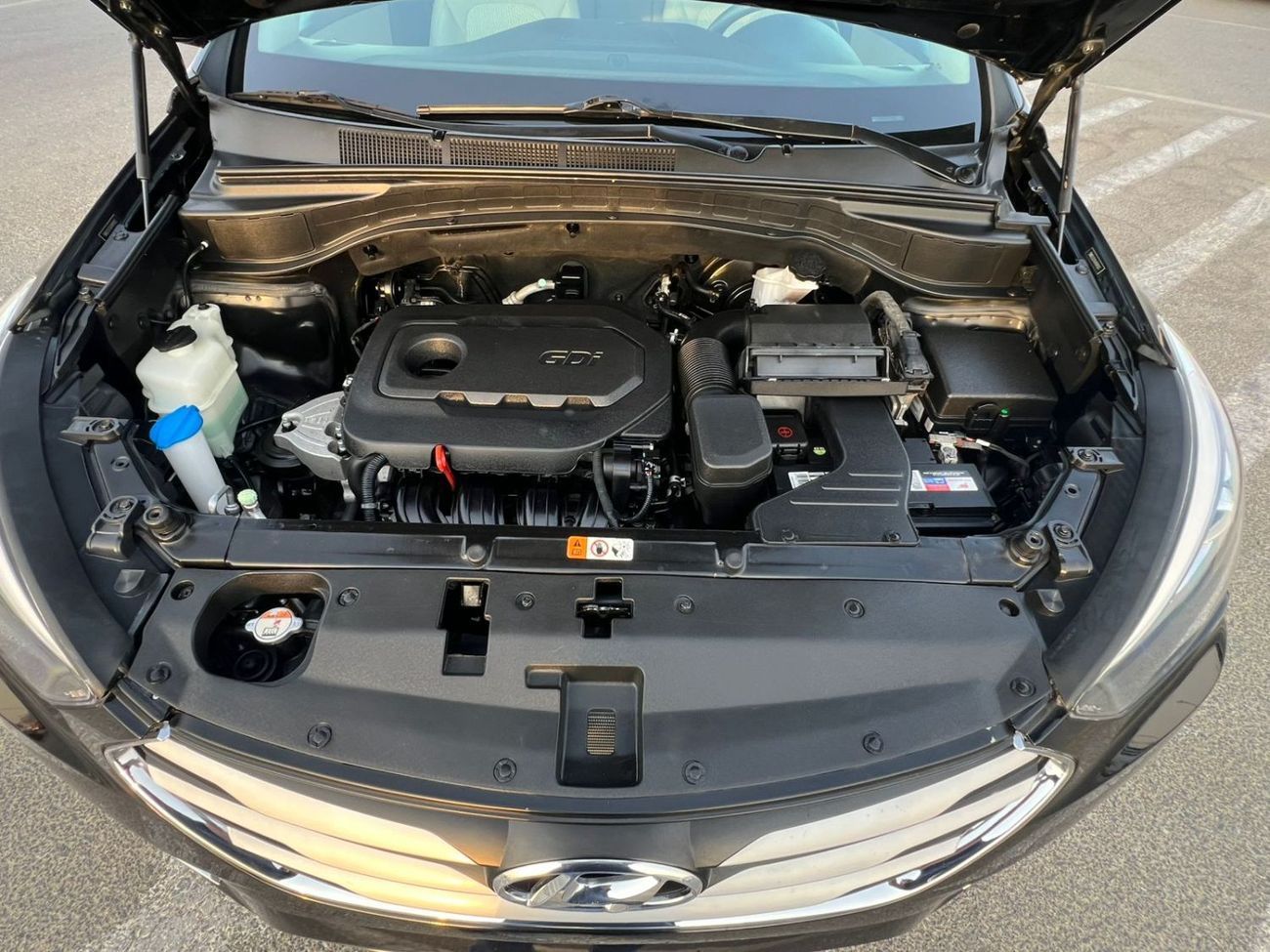 Hyundai Santa Fe 2018 Hyundai Santa Fe Sport 2.4L - V4 - REAR CAM - BIG SCREEN- PUSH START -