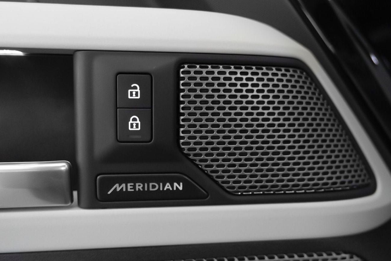 Land Rover Defender P300 110 S 2.0L (7 Seater)