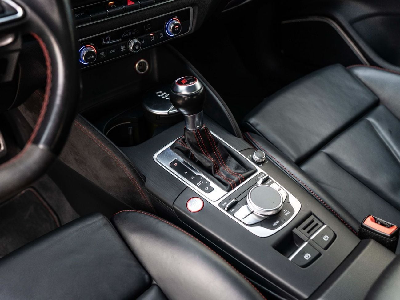 Audi RS3 TFSI quattro 2.5L (362 HP) Hatchback