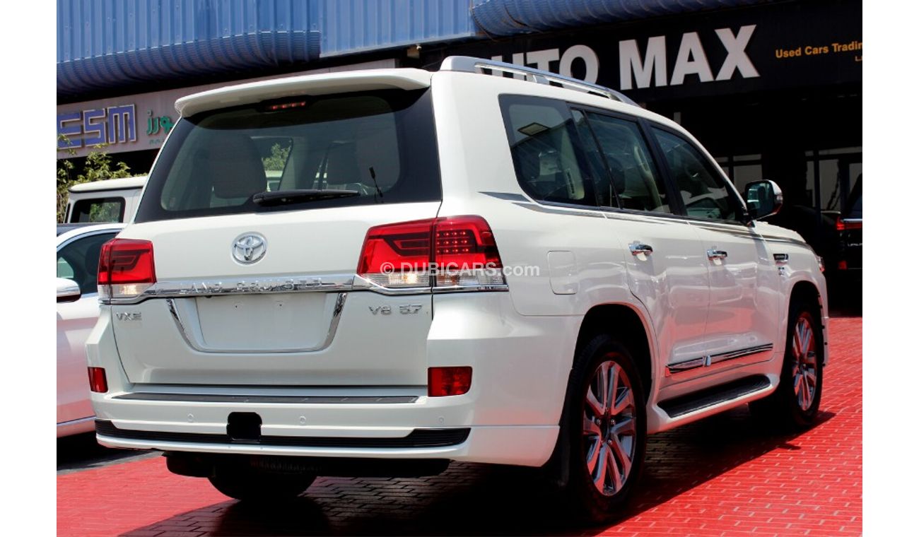 Toyota Land Cruiser (2021) VXE V8 5.7, GCC