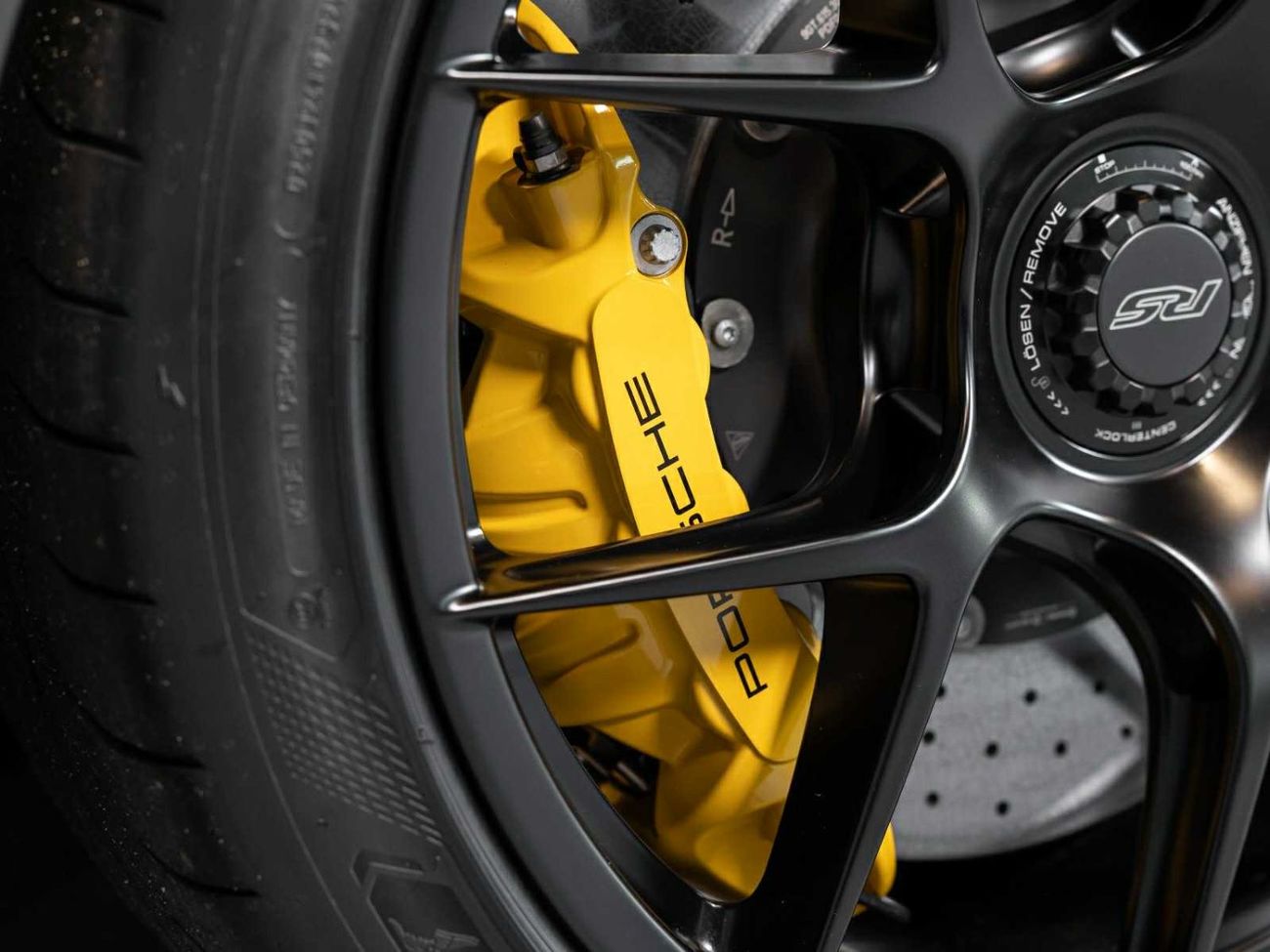 بورش 911 GT3 RS 4.0L (520 HP) Coupe