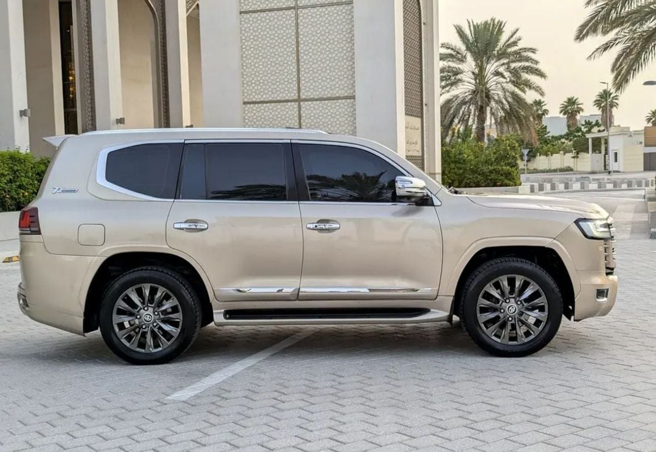 تويوتا لاند كروزر Toyota landcruise 2011model Facelifted 2025 GXR 4.0L v8 petrol Engine Colour Gold push start Transmi