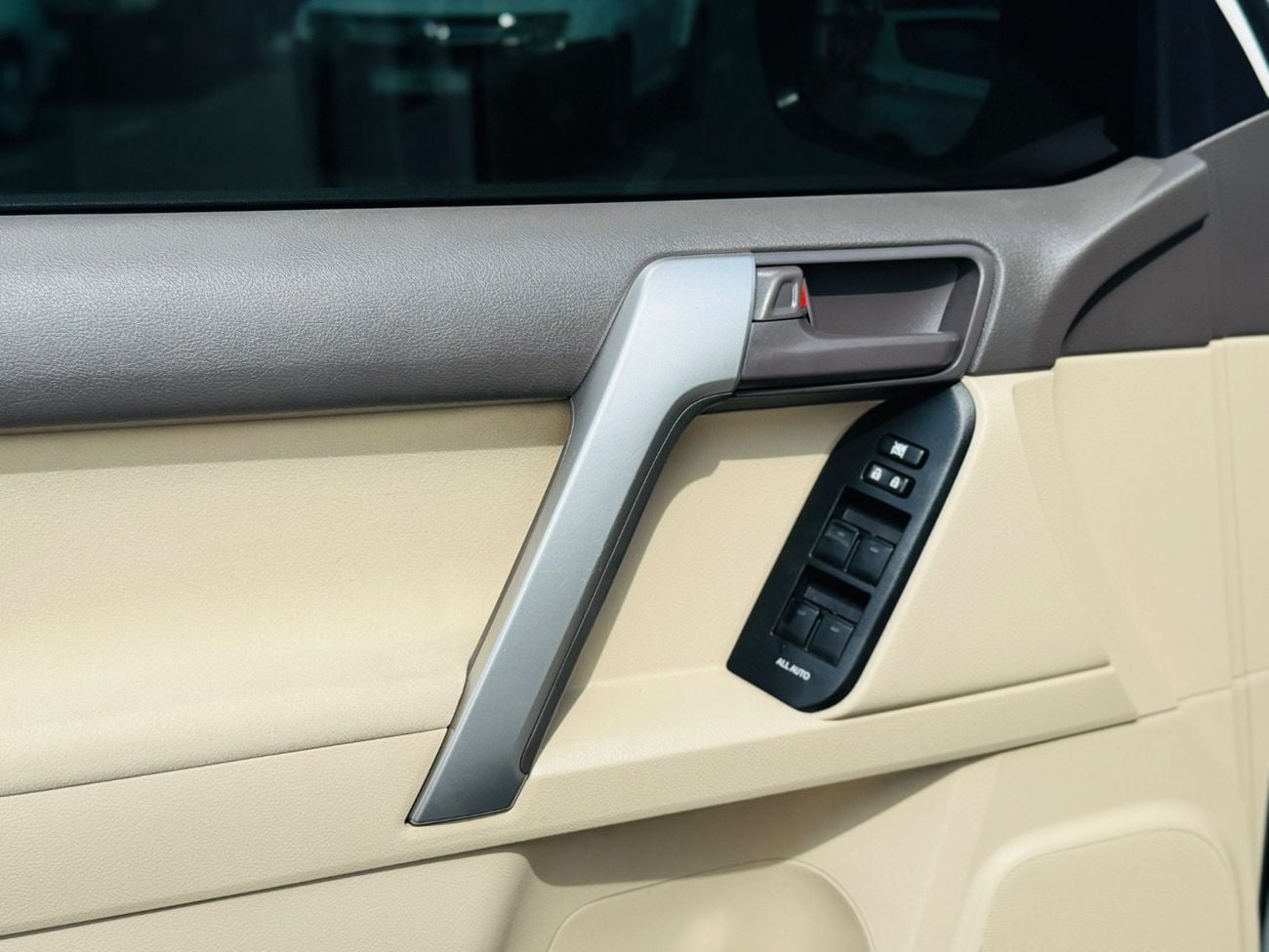 تويوتا برادو Toyota Prado Model 2022 fuel petrol cylinder 6 colour white Gear Automatic