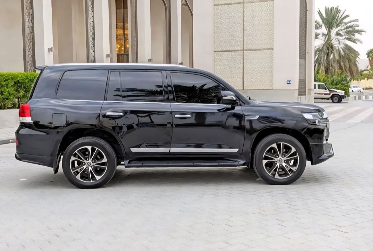 تويوتا لاند كروزر VXR LHD 4.5L 1VD-FTV V8 Diesel Engine Automatic Gear 4WD 7 Seats 5 Doors